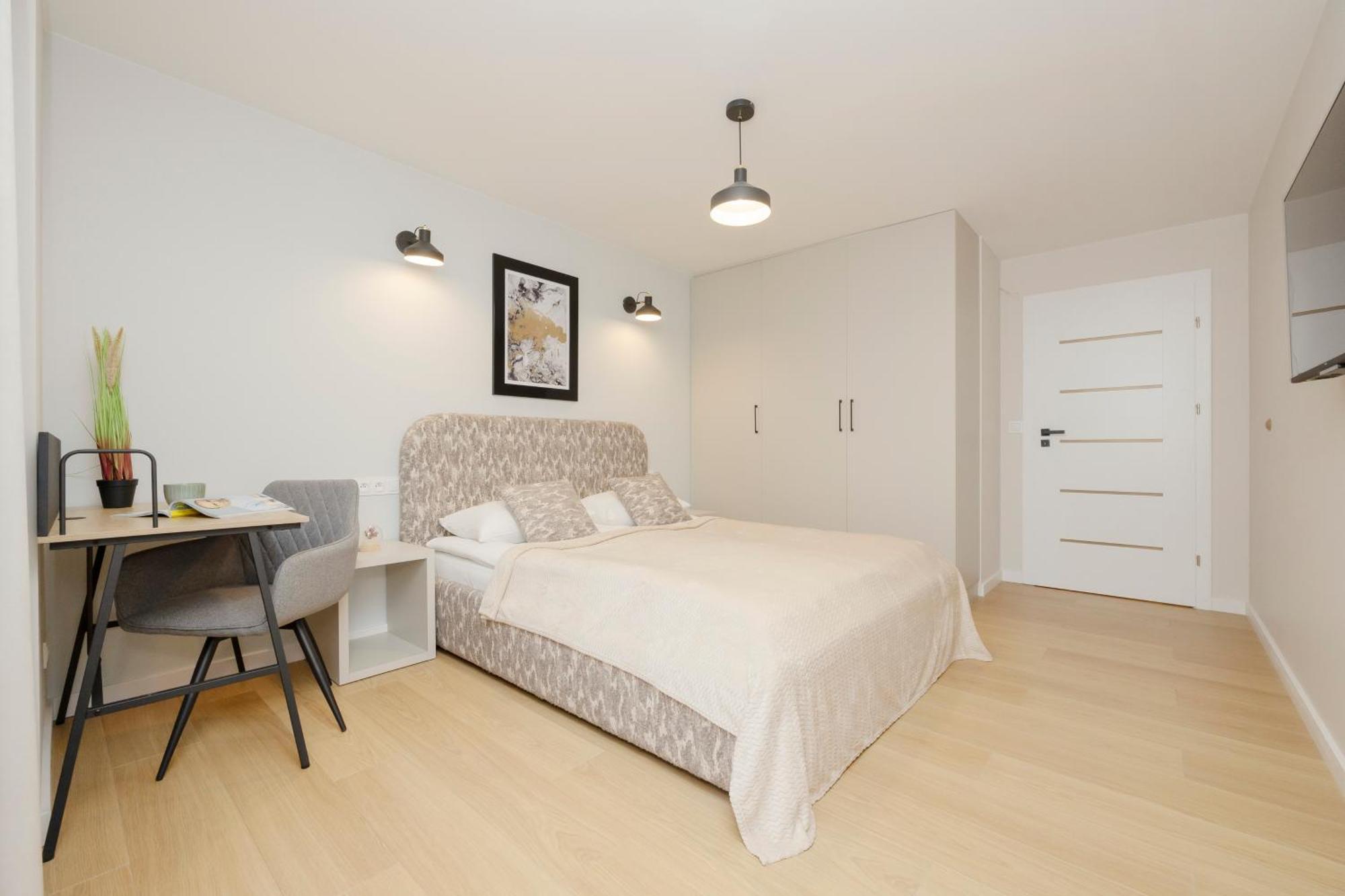 Comfortable Wola & Balcony By Renters Leilighet Warszawa