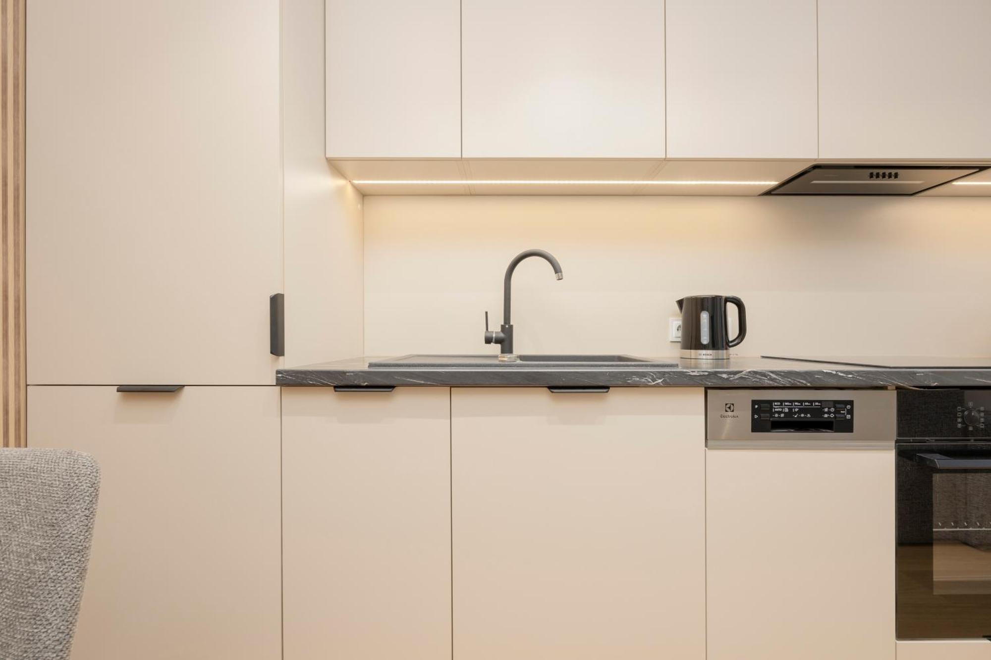 Leilighet Comfortable Wola & Balcony By Renters