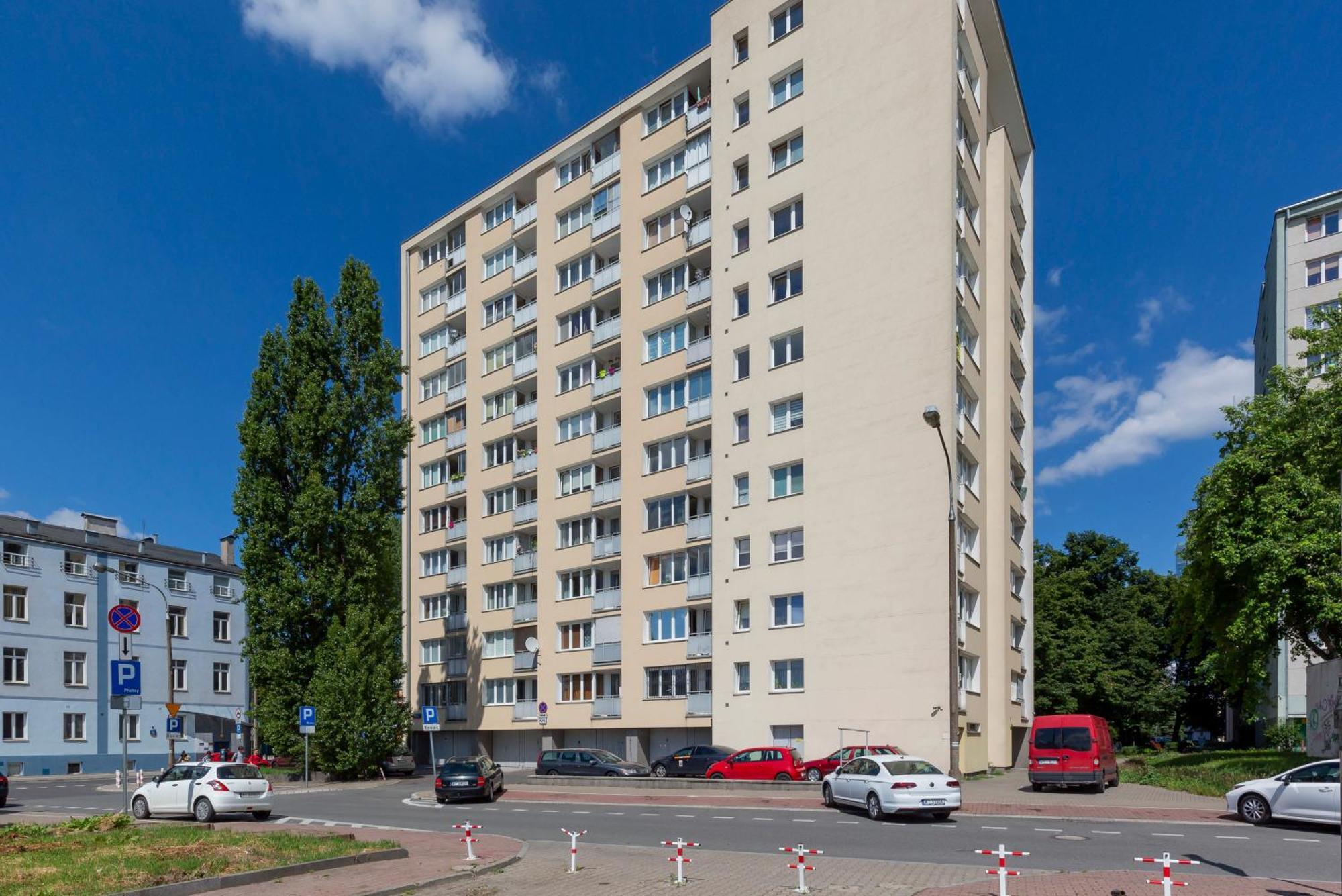 Comfortable Wola & Balcony By Renters Varsovia